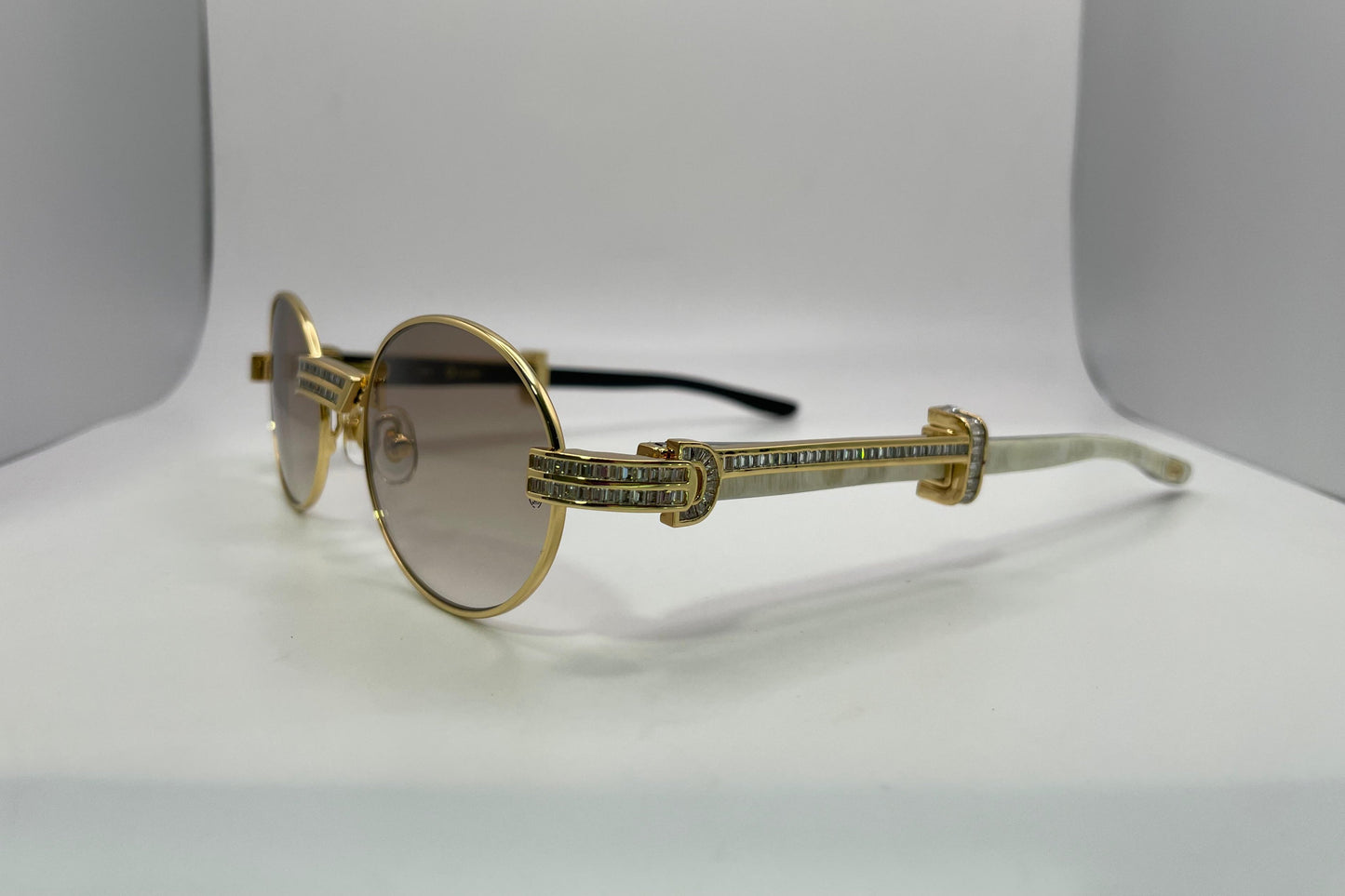 Giverny - Gold White Buffs w/ Brown Lenses - Diamonds DB Channel Set