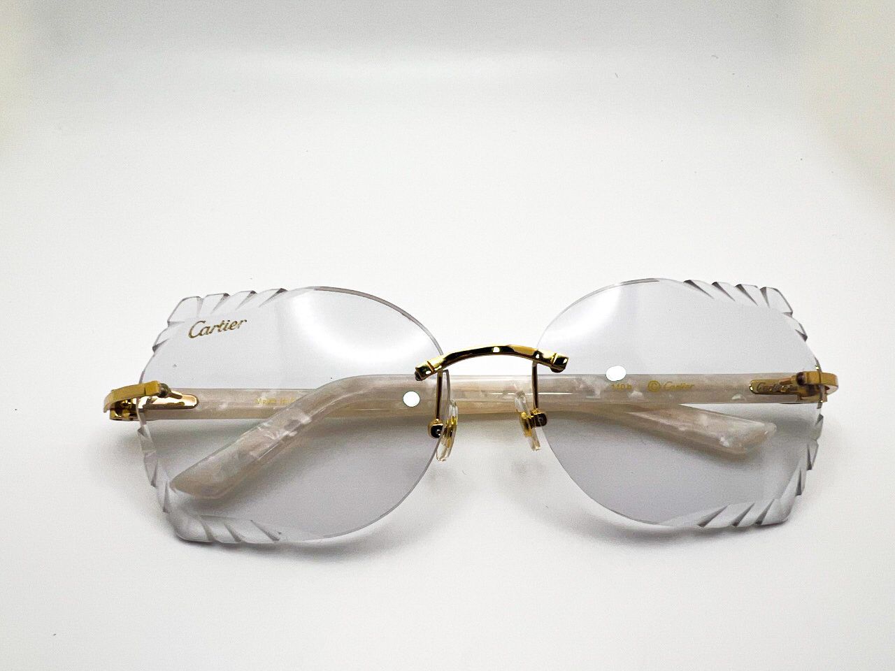 Decor Small C White Acetate Marbles with Butterfly Transitions Lenses